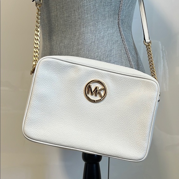 Michael Kors NWOT White Fultan Large Pebbled Leather Crossbody Bag Gold Accent - Picture 1 of 14